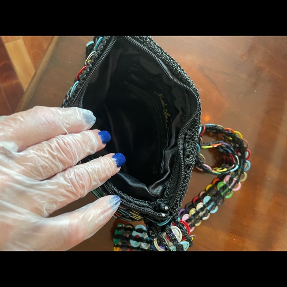 Host Pick! 🎊 Pop tab purse! Beautifully handcrafted crafted Brazilian purse! - Picture 6 of 11